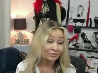 Luxcrystal  live sex cam