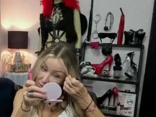 Luxcrystal  live sex cam