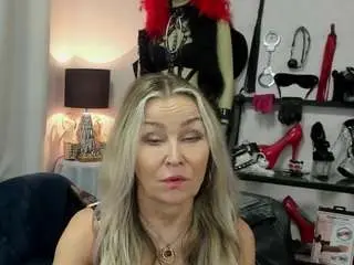 Luxcrystal  live sex cam