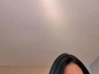 Mia-robert1  live sex cam