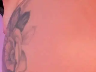 Mia-robert1  live sex cam