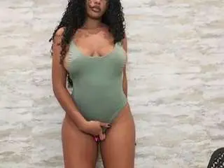 Naomixjones  live sex cam