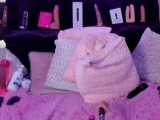 Ateneaklett1  live sex cam