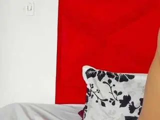 Dakotaholand  live sex cam