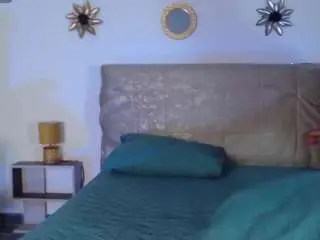 Reina-mature  live sex cam