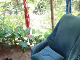 Reina-mature  live sex cam