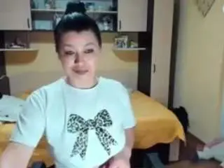 Soffyskye  live sex cam