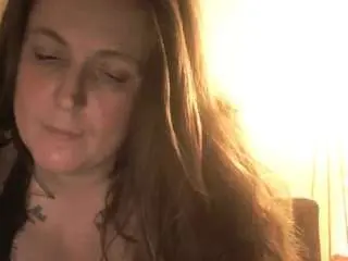 Harleyslut69  live sex cam