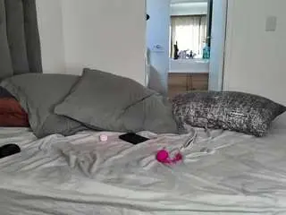 Bedroombullyx5  live sex cam