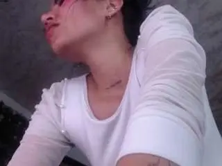 Myominix  live sex cam