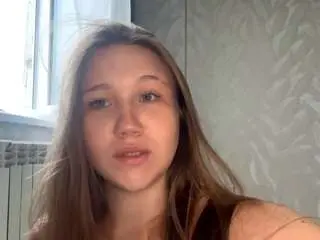 Lillycalvaresi  live sex cam