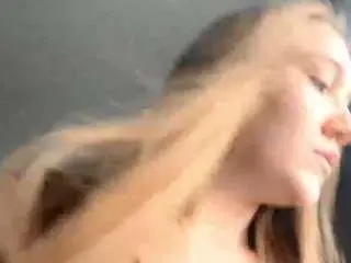 Lillycalvaresi  live sex cam