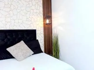 Silvanadelatorree  live sex cam