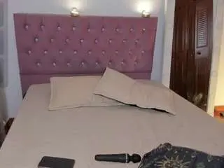 Blindinglightss  live sex cam