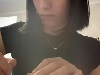 Herlindaskiff  live sex cam