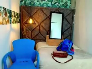 Abril-fox  live sex cam