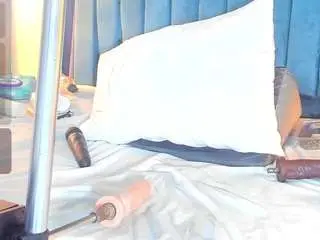 Sarayhorny69  live sex cam