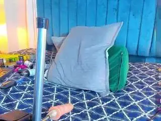 Sarayhorny69  live sex cam