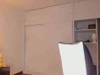 Diva-curvi  live sex cam