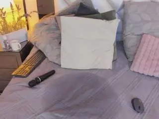 Diva-curvi  live sex cam