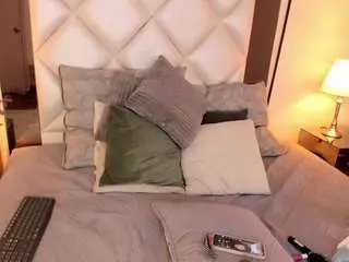 Diva-curvi  live sex cam