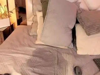 Diva-curvi  live sex cam