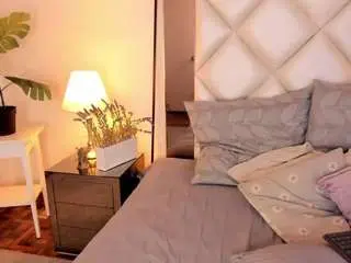 Diva-curvi  live sex cam