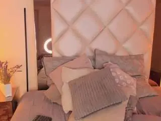 Diva-curvi  live sex cam