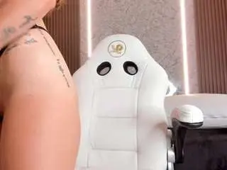 Maye-wells  live sex cam