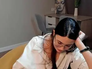 Adellanaecker  live sex cam