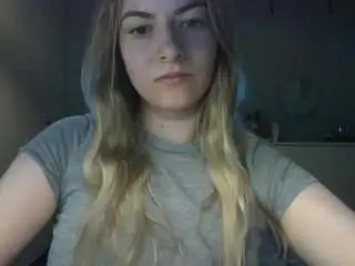 Rosiejune  live sex cam