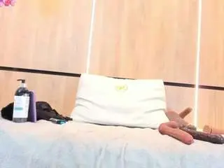 Adela-chase  live sex cam