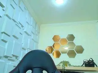 Naughtykittenm  live sex cam