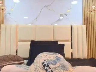 Naughtykittenm  live sex cam