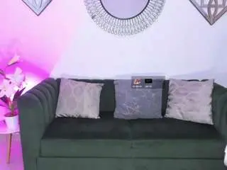 Issi-loren  live sex cam