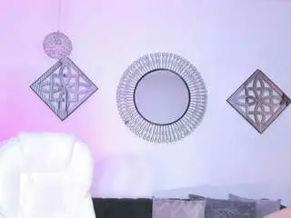 Issi-loren  live sex cam