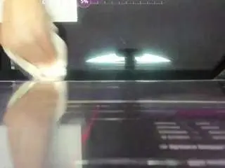 Issi-loren  live sex cam