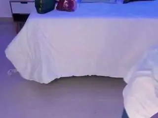 Issi-loren  live sex cam