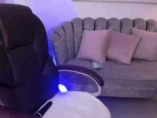 Issi-loren  live sex cam