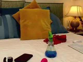 Outrageousone  live sex cam