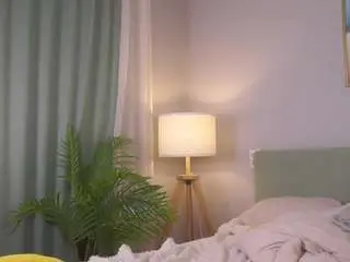 Trudyaylock  live sex cam