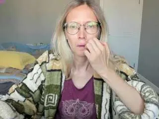 Aliceinwonderlandsoda  live sex cam