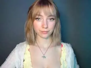 Lucialittle  live sex cam
