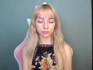 Lucialittle  live sex cam