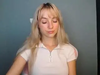 Lucialittle  live sex cam