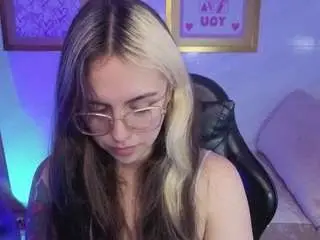 Hela-v  live sex cam