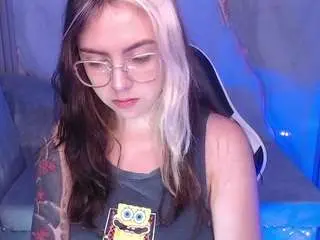 Hela-v  live sex cam