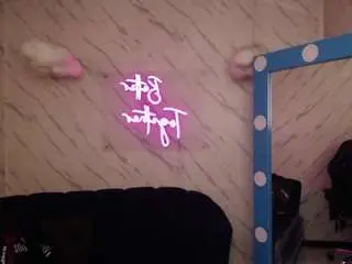 Hela-v  live sex cam