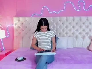 Julieta-cortes  live sex cam