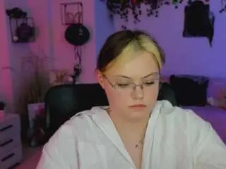 Nikol-kitt  live sex cam